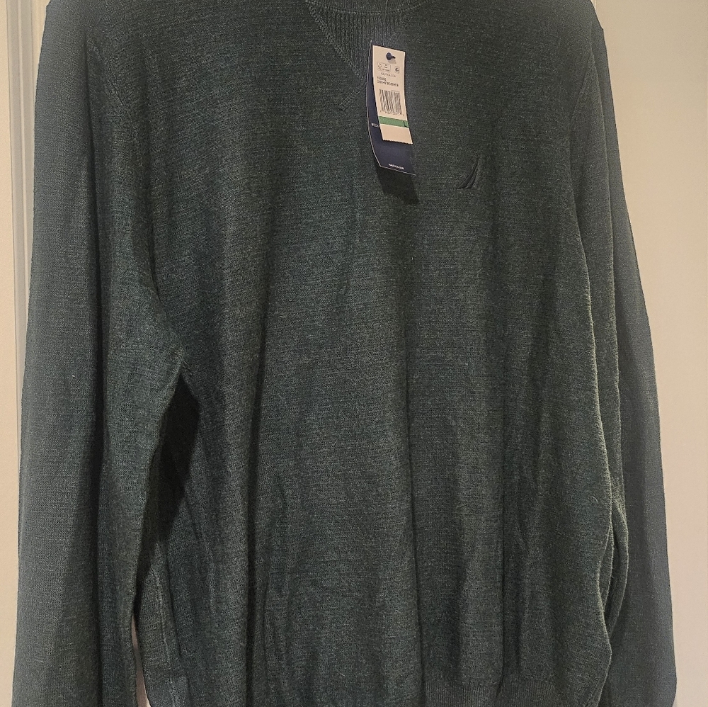 Brand New Nautica Men's Deep Green V-Neck Sweater